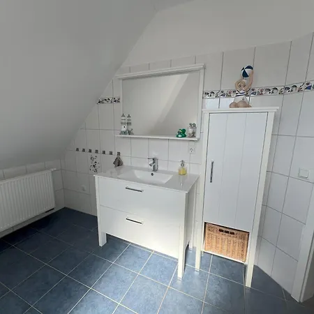 Laura, Naturidyll Am Landschaftsschutzgebiet * Westerstede